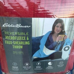 Eddie Bauer Reversible Microfleece & Faux-Shearling Throw - Red & Light Blue